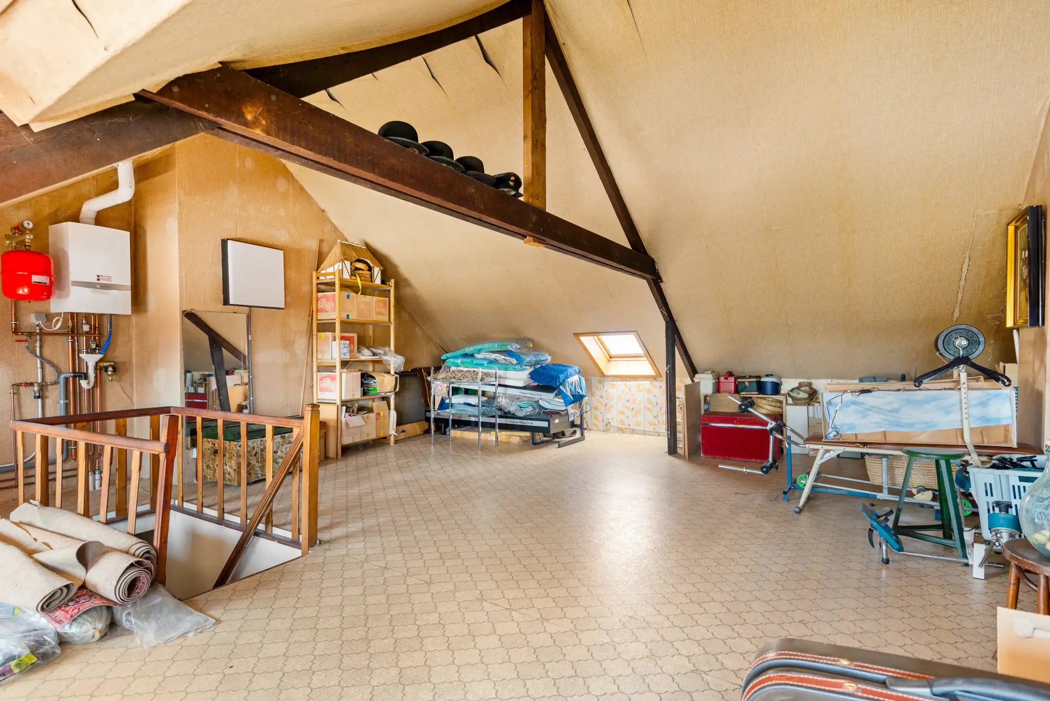 Op een topligging gelegen ruime gezinswoning met zonnige tuin en dubbele garage.  foto 26