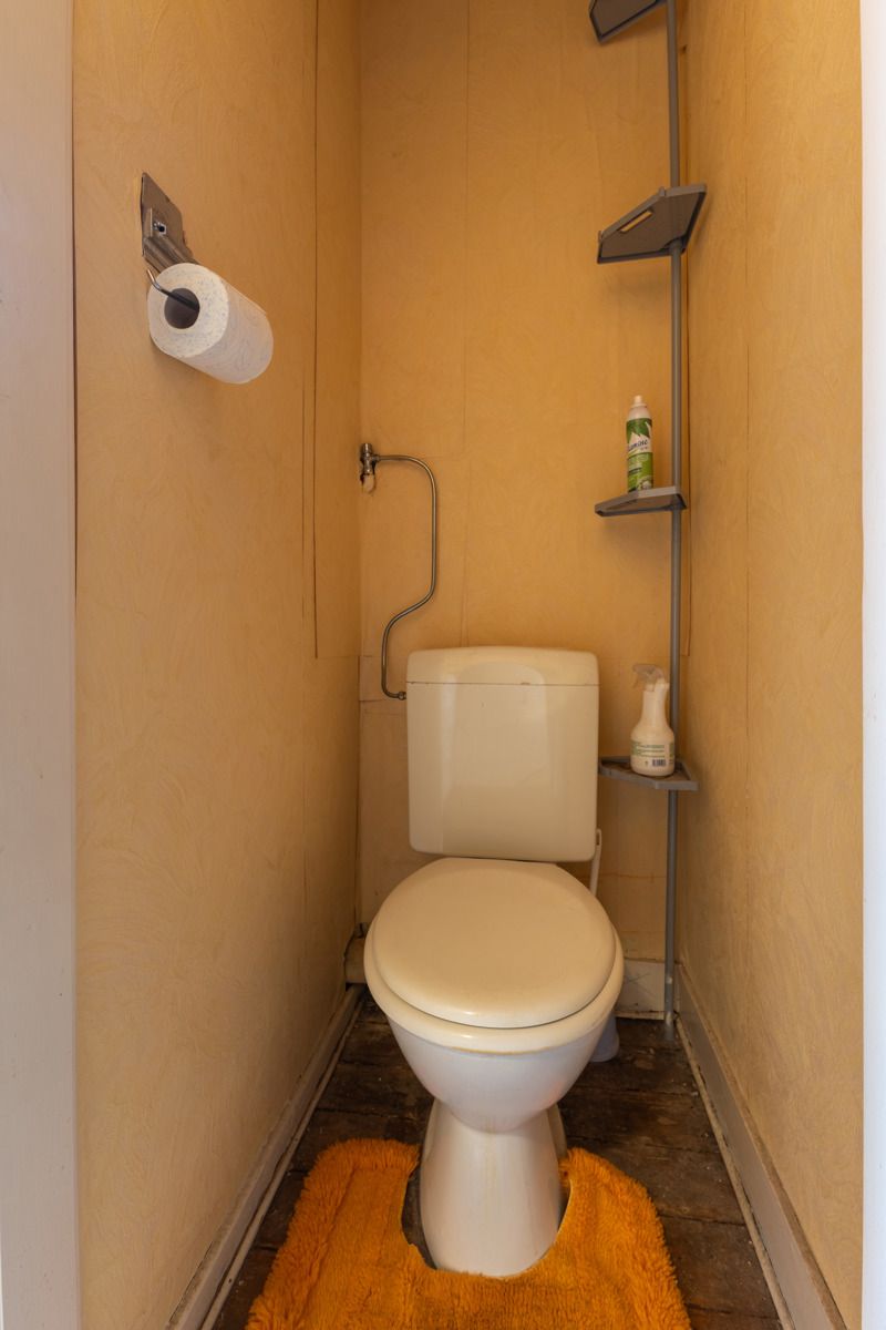 Gunstig gelegen woning met 6 slaapkamers, tuin en garage foto 16