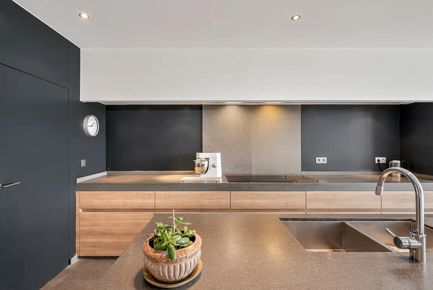 Exclusieve villa met zwembad en adembenemende polderzichten foto 10