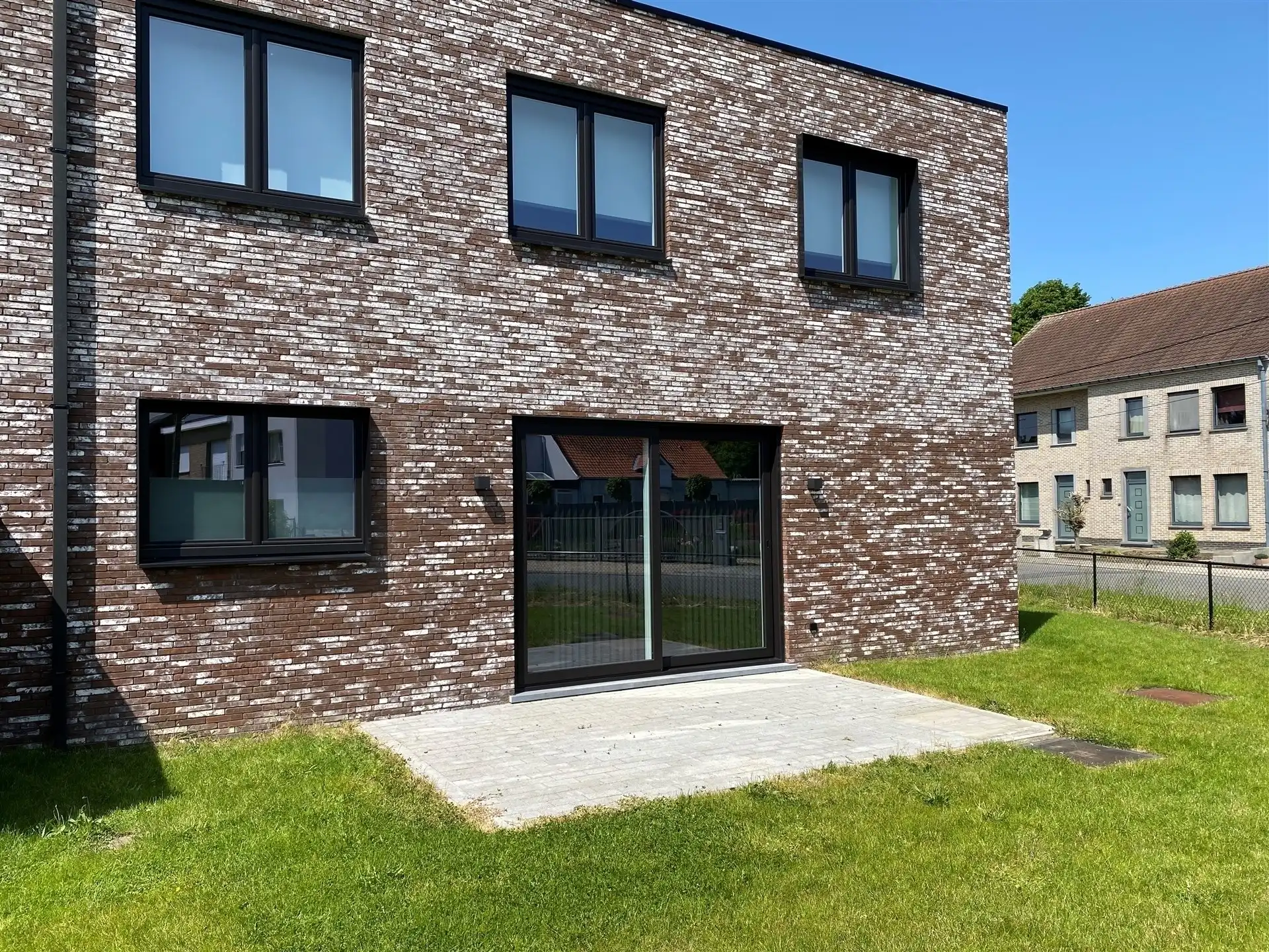Energiezuinige nieuwbouw woning met 3 slaapkamers en tuin. foto 10