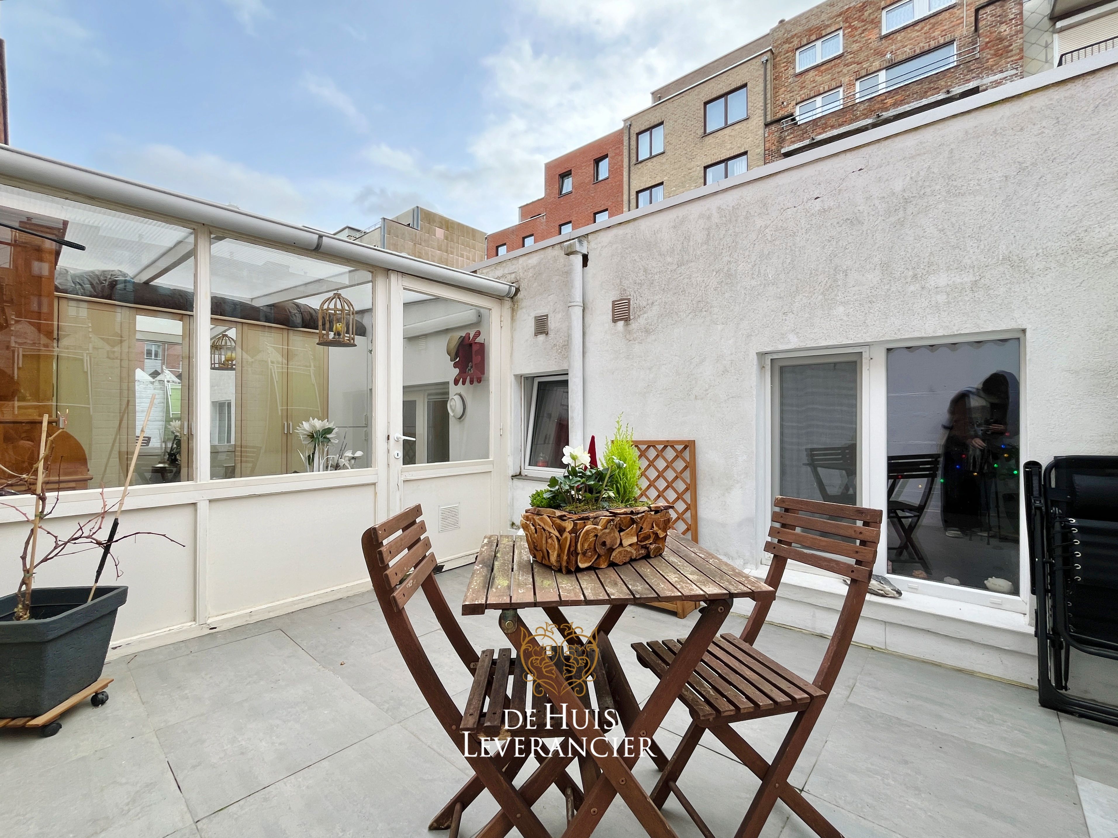 Uniek gelegen instapklaar appartement met 2 slpks en groot zonneterras te koop in Koksijde foto 2
