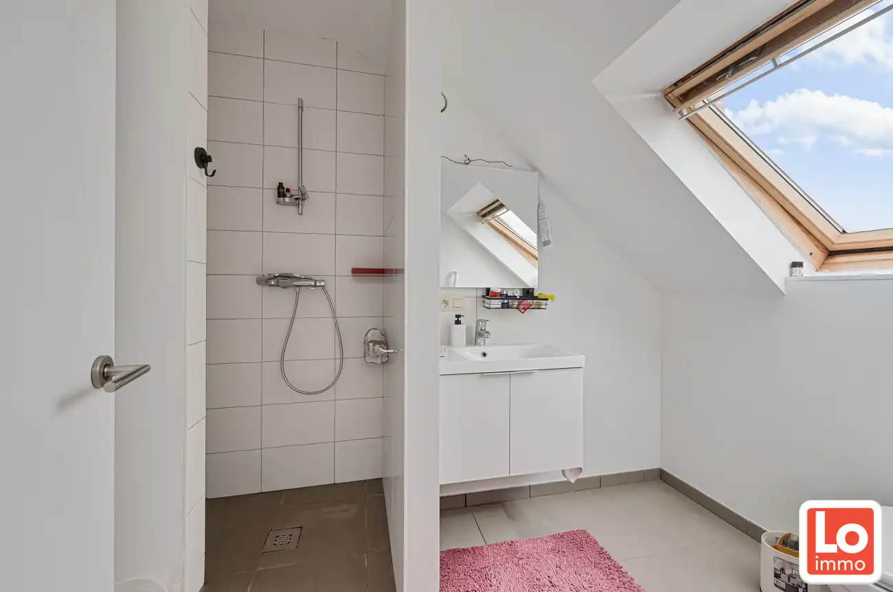 Mooi appartement met 2/3 slaapkamers, 2 badkamers en overdekte autostaanplaats in Centrum Lochristi foto 10