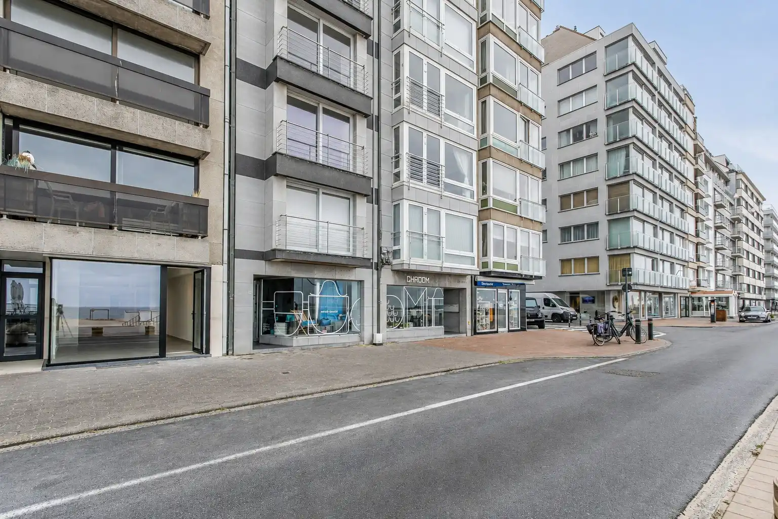 Instapklare winkel- en galerijruimte met studio en privatieve koer op de Zeedijk 694 foto 3