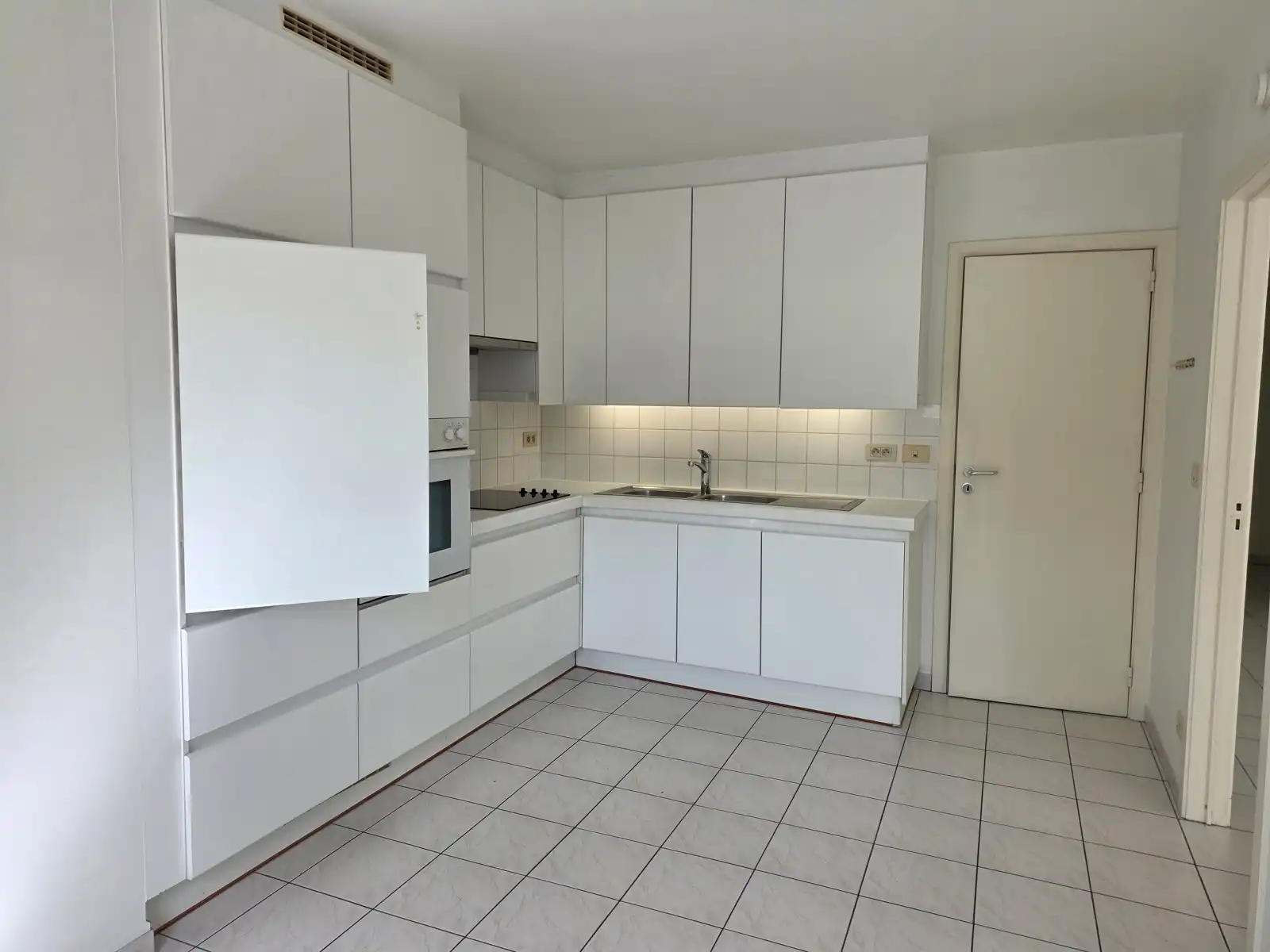 Instapklaar appartement met dubbele garage op de Veemarkt!!! foto 10