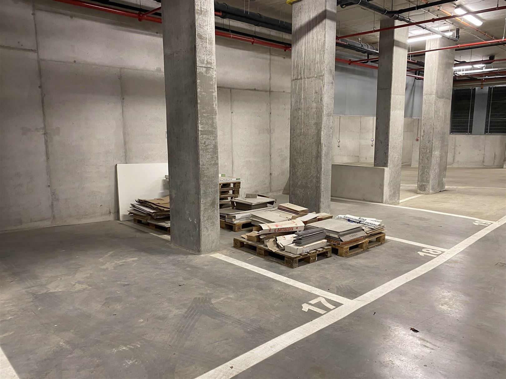 3 autostaanplaatsen aan het Eilandje foto 5