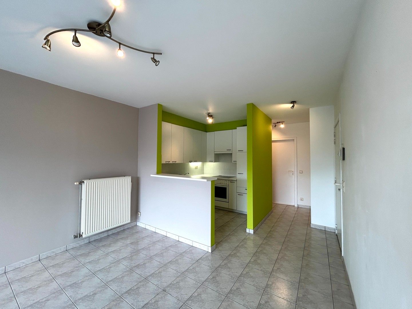 Instapklaar één-slaapkamer appartement te Roeselare! foto 5