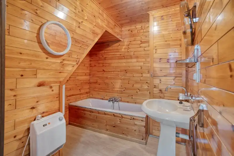 HALFOPEN BEBOUWING MET VEEL RENOVATIEPOTENTIEEL EN RUIM DAKTERRAS foto 16
