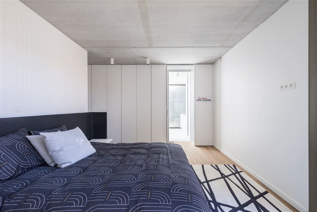 Strakke en moderne villa met high-end afwerking foto 13