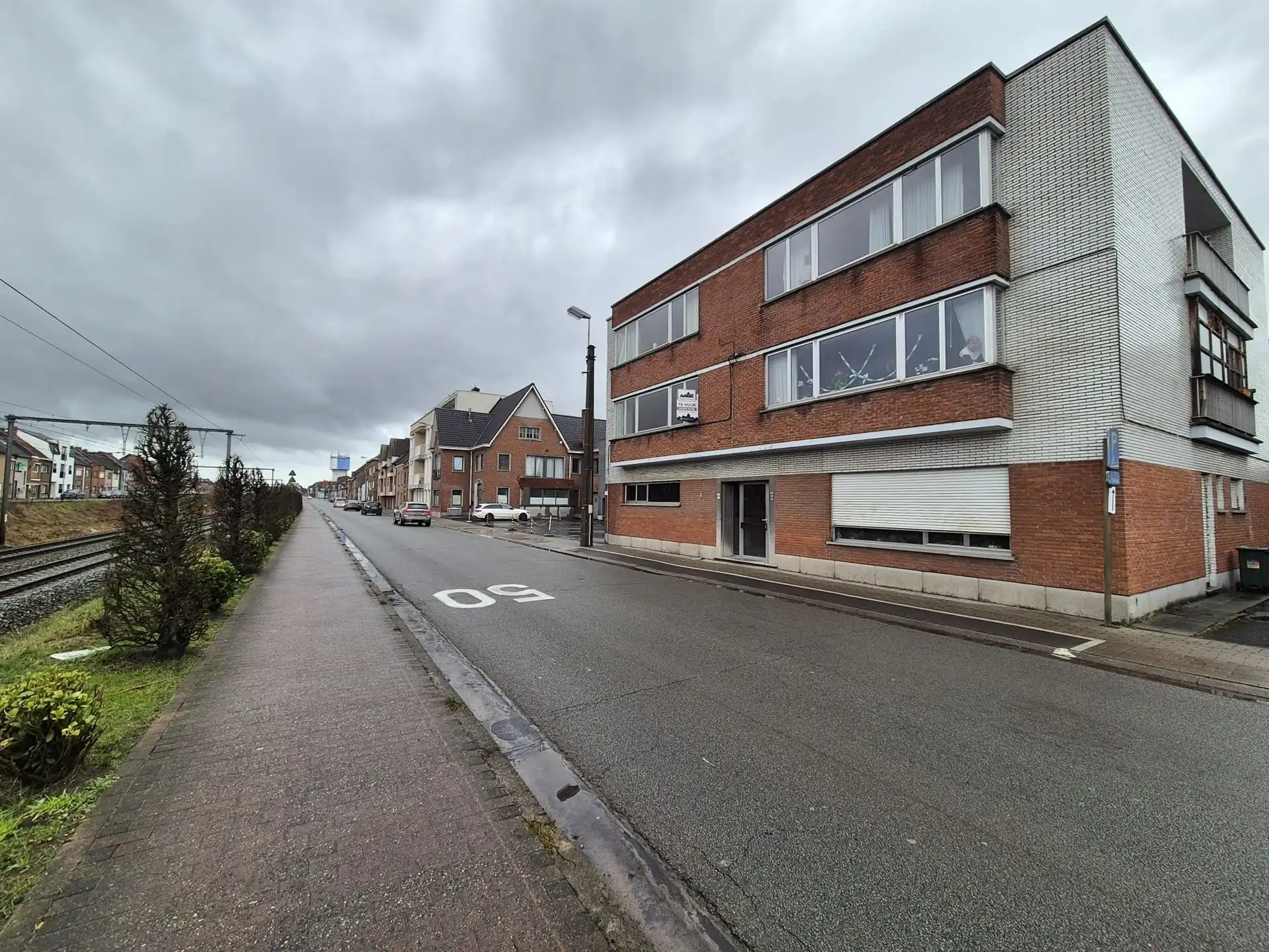 Interessant gelegen appartement met terras en garage. foto 28