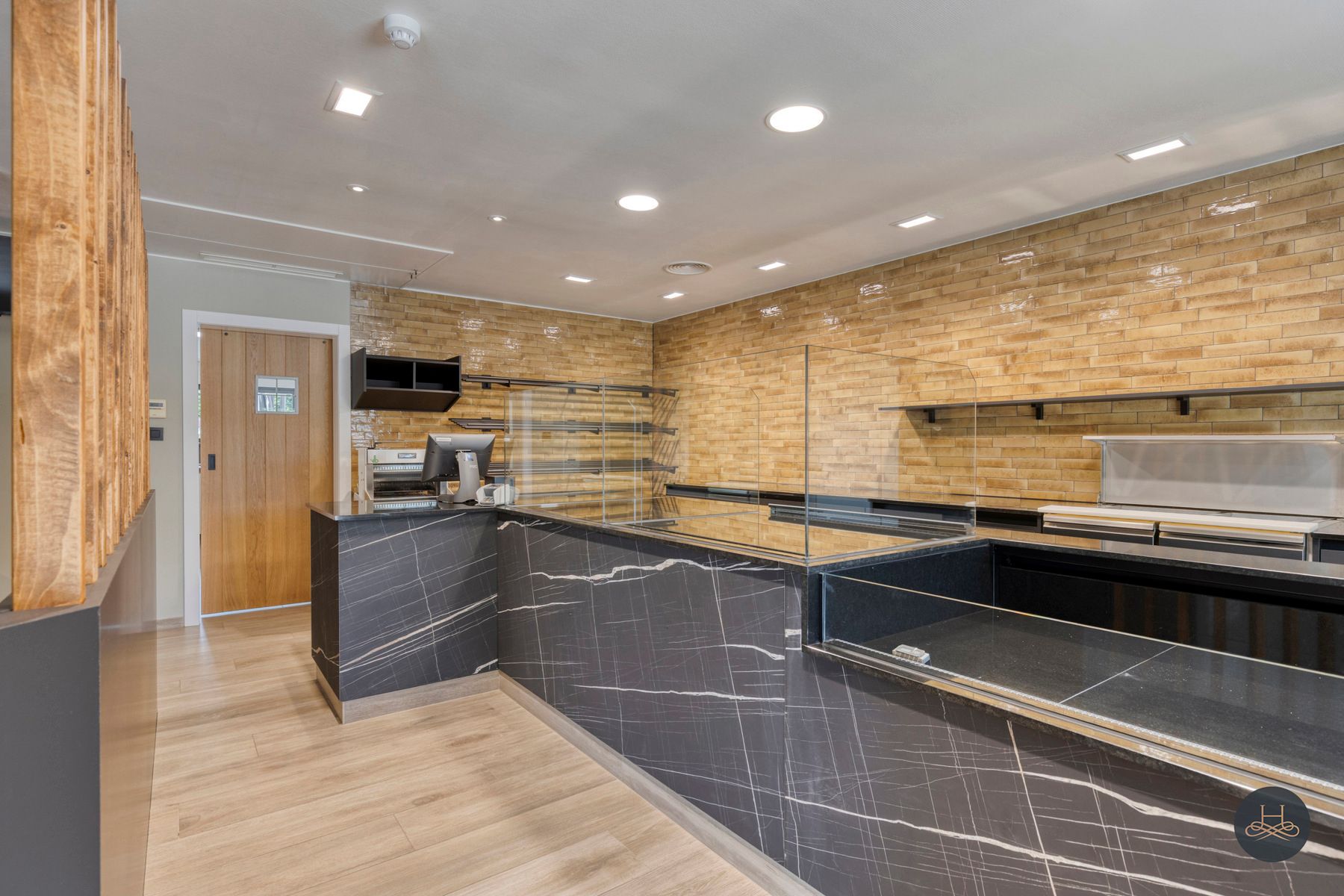 Hyperuitgeruste woning & broodjeszaak te Begijnendijk foto 13
