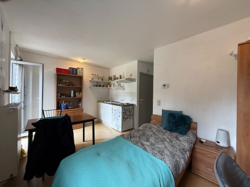 Gemeubelde, instapklare studio aan de Nederkouter – Gent centrum foto 3