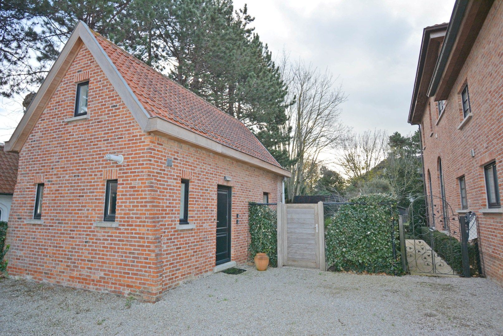 Charmante woning met tuin, terras en 2 slaapkamers. foto 12