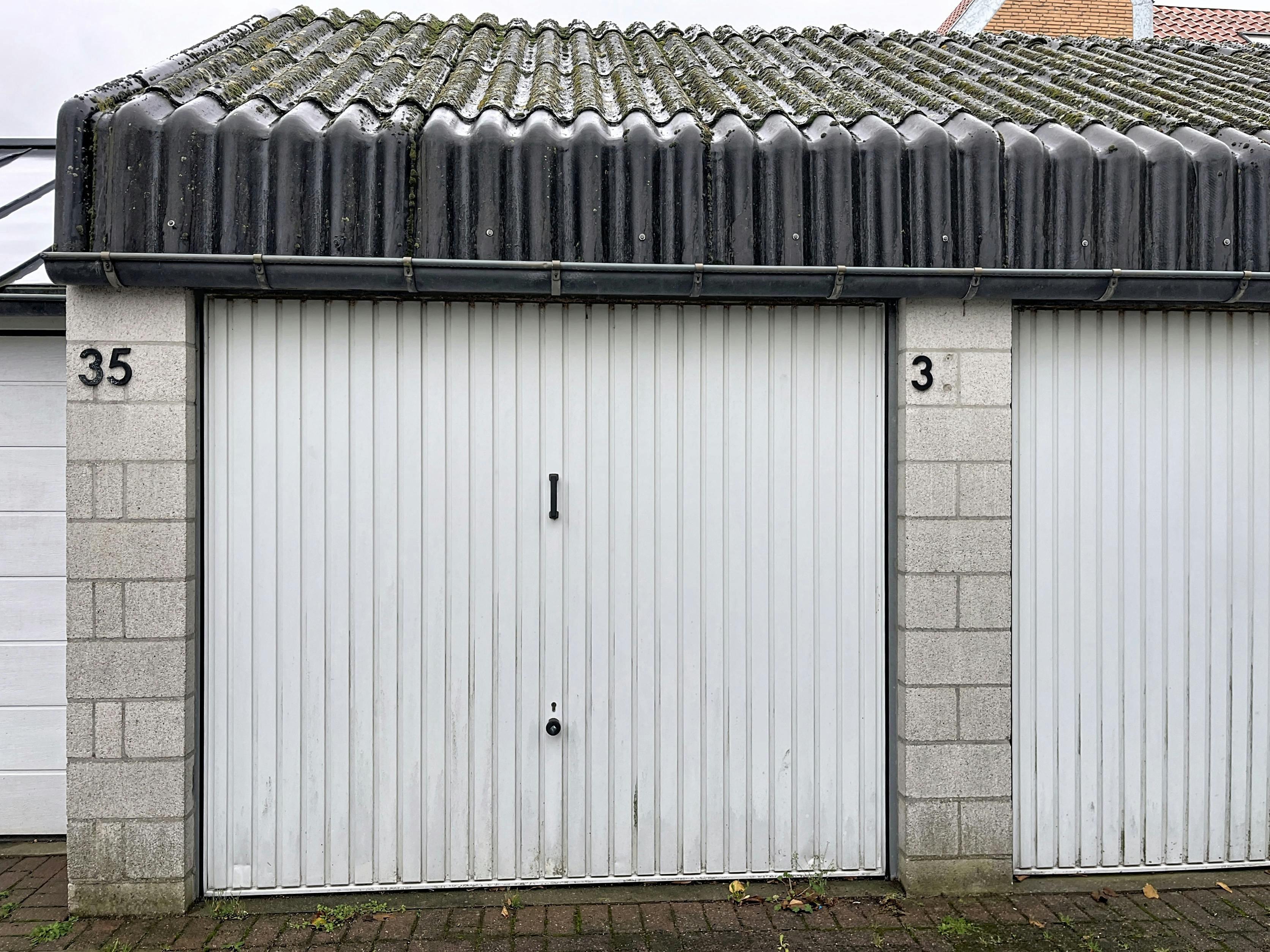 Garagebox te koop op toplocatie in centrum Brugge foto 3