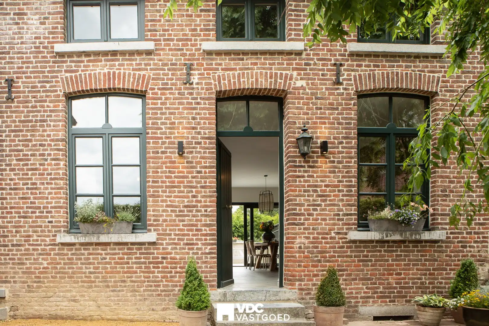 Charmante gerenoveerde woning met tuin in Klein-Gelmen (Heers) foto 2