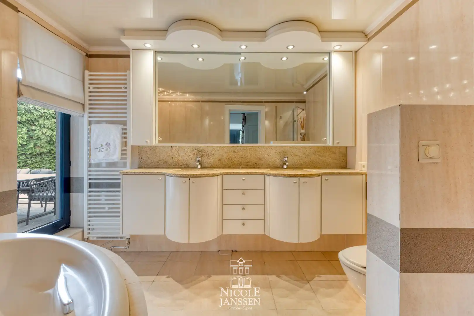 Vrijstaande villa foto 17