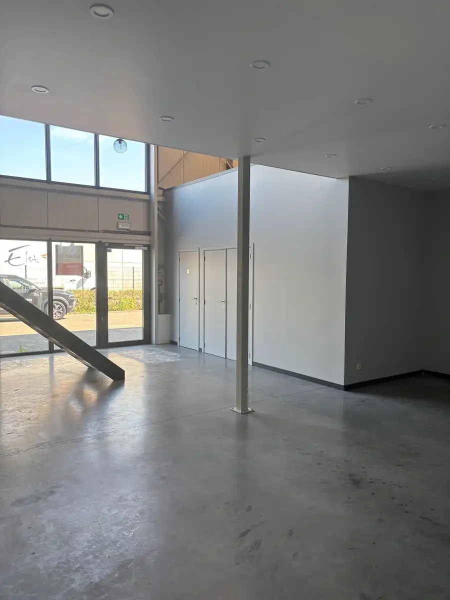 Bedrijfspand van ca 300m² foto 16