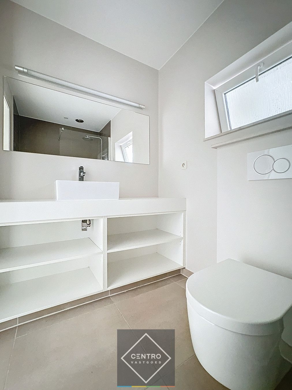 Ruime ENERGIEZUINIGE woning met 2 slpks én met DUBBELE garage! foto 10