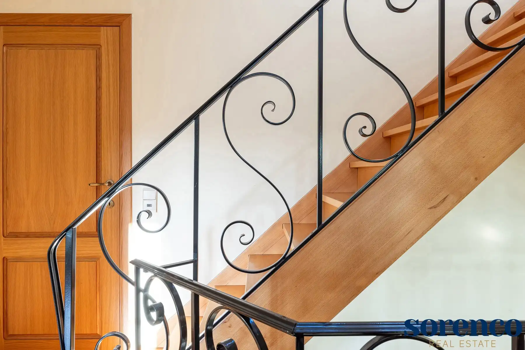 Charmante villa met zwembad op een mooi perceel  foto 29