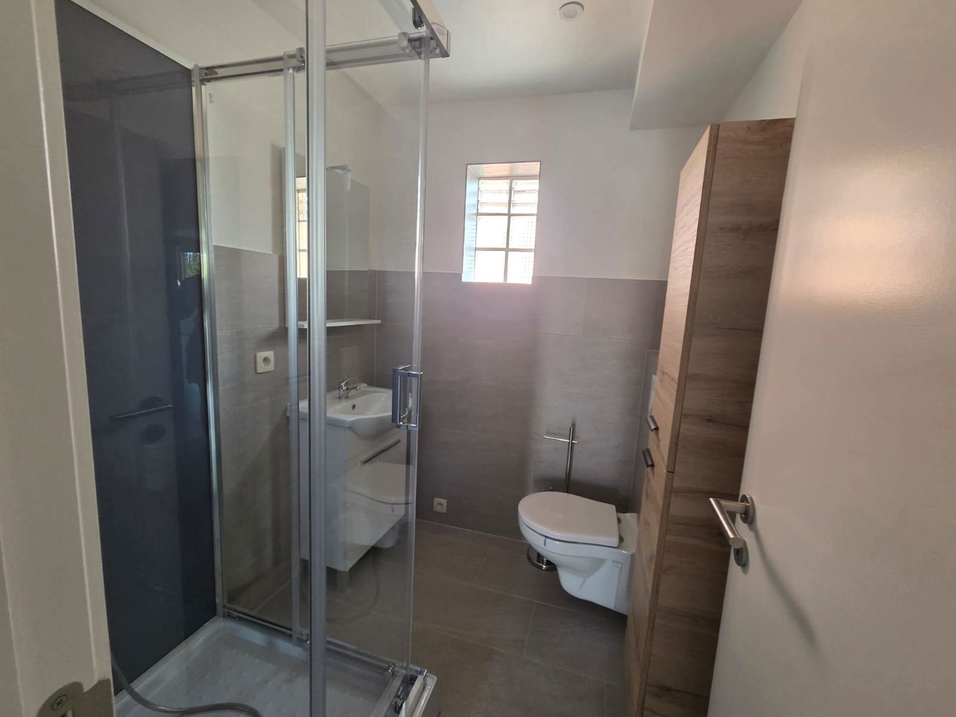 Gerenoveerd appartement met 2 slaapkamers foto 5