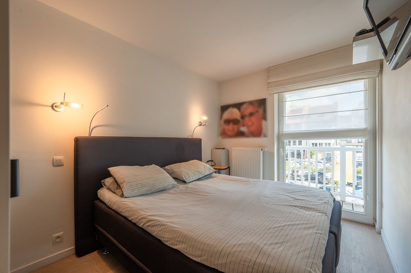 Lichtrijk 2-slaapkamer appartement met open zicht over het Abraham Hansplein. foto 14