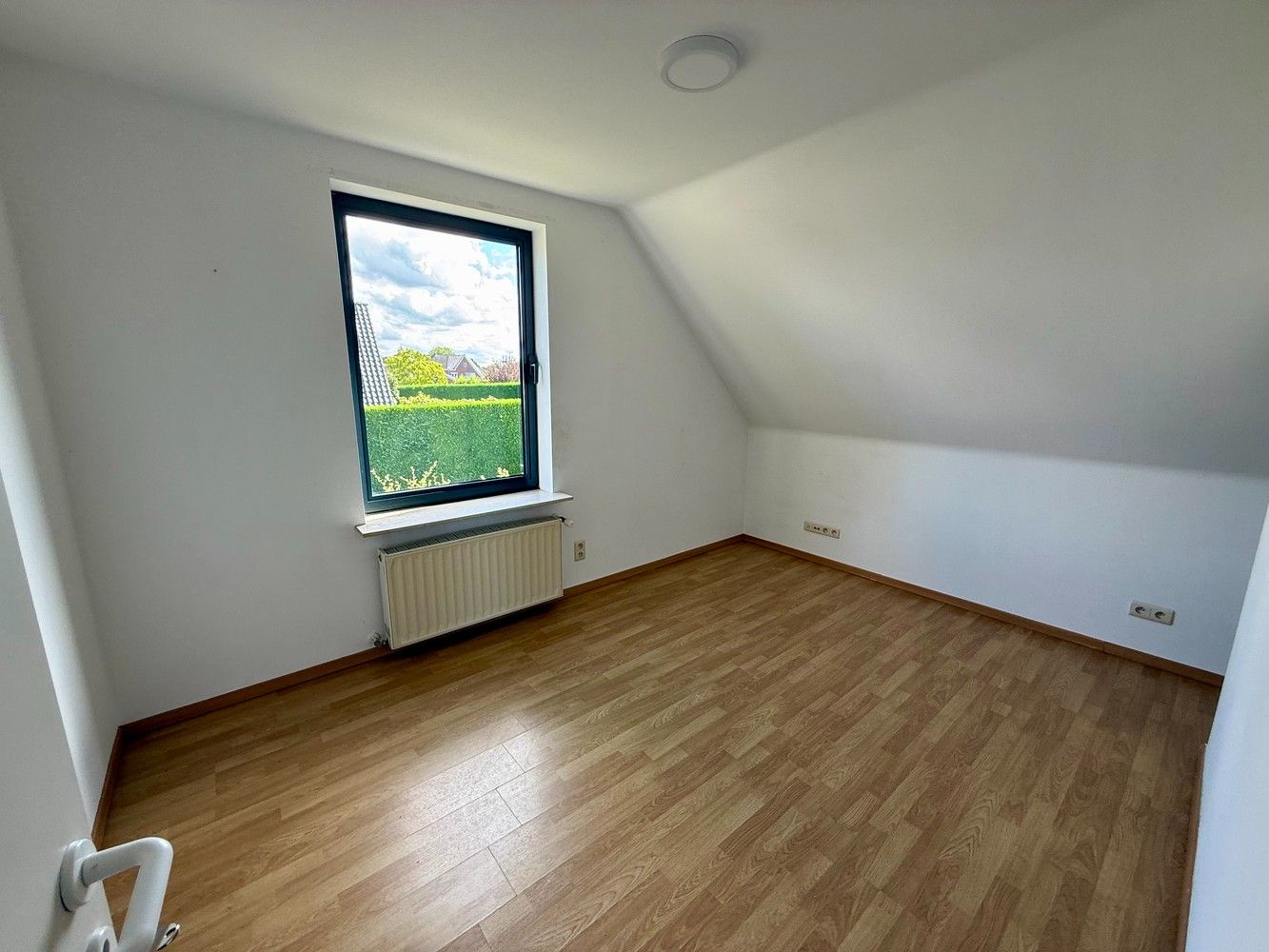 Ruime villa met 4 slaapkamers te huur! foto 10