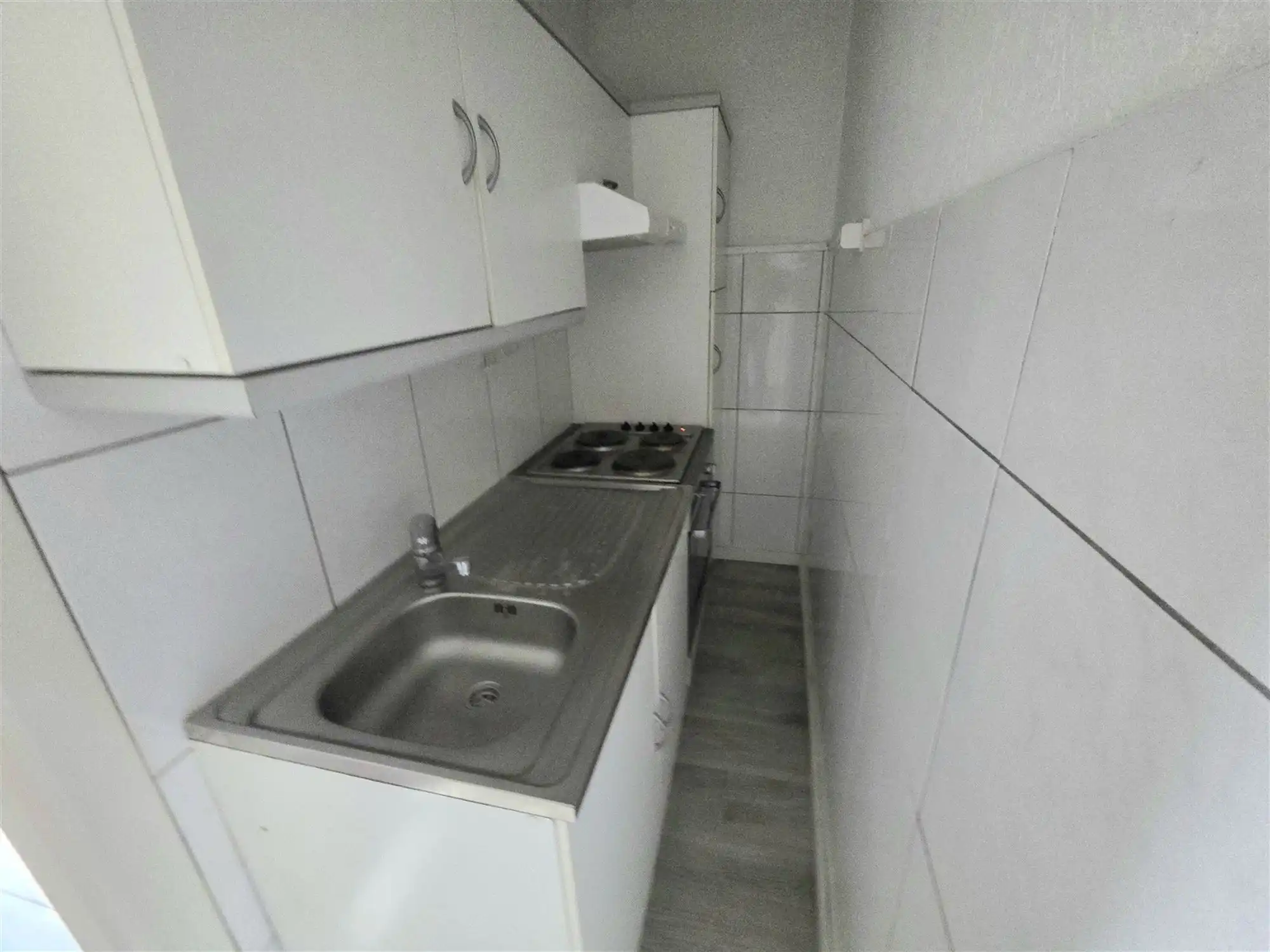 Commercieel pand vlakbij Zeshoek en Station foto 19