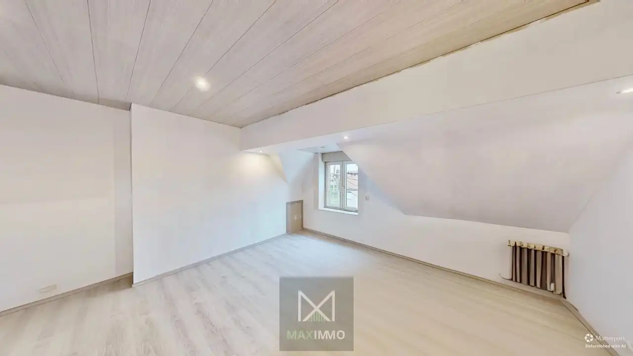 Instapklare, lichtrijke gezinswoning met grote tuin te Menen foto 12