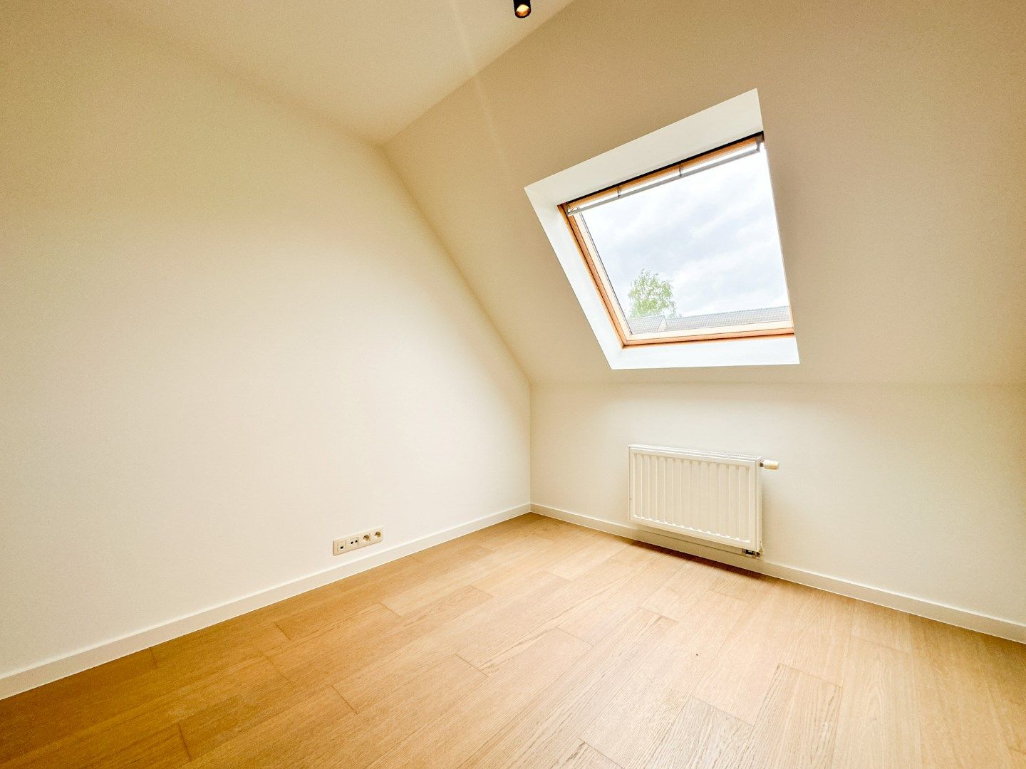 Instapklare woning met 3 slpk, tuin, autostaanplaats, rustige gelegen te Lichtervelde foto 20
