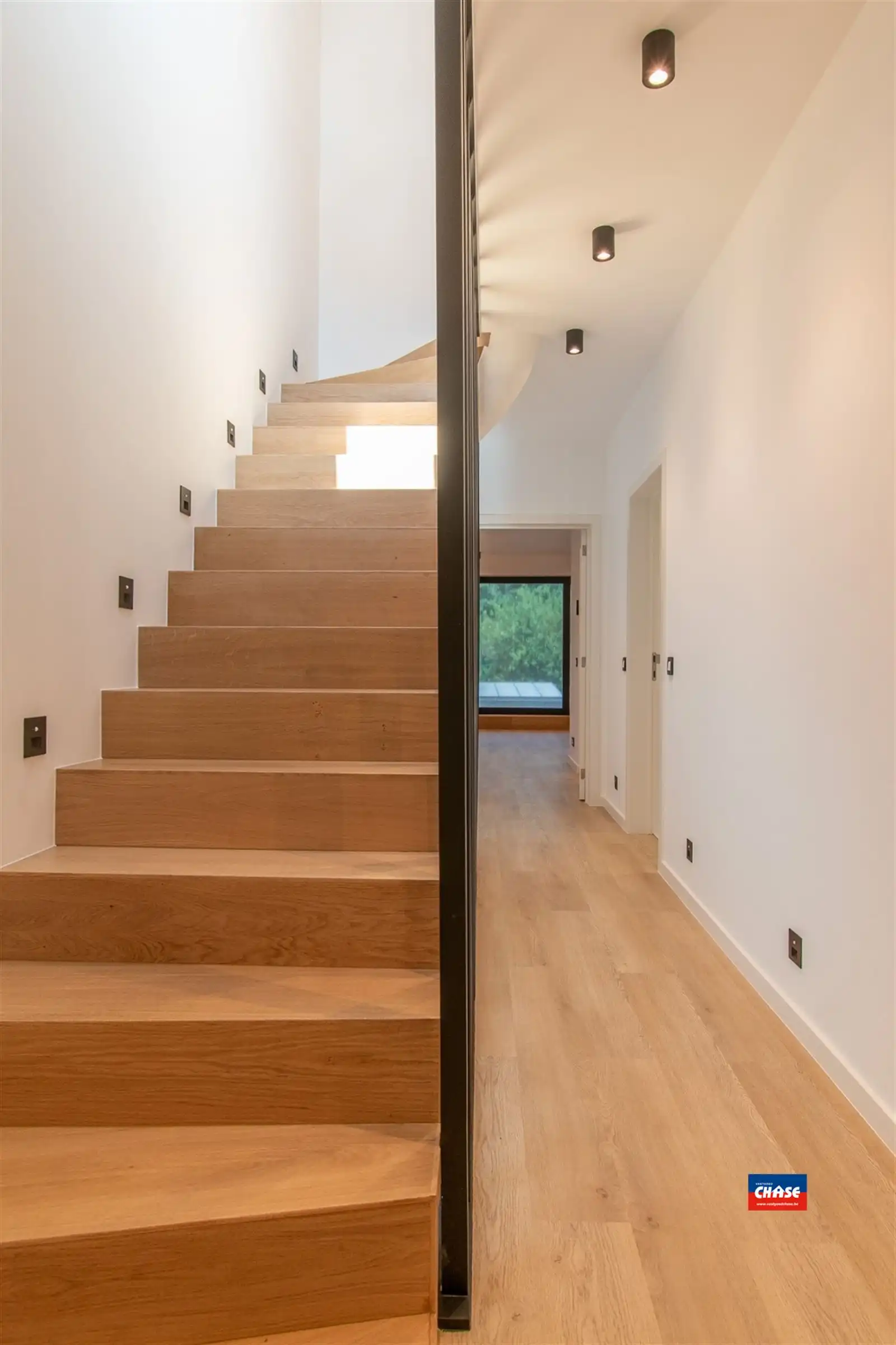 Nieuwbouwwoning met 4 slpks, 3 badk en tuin foto 22