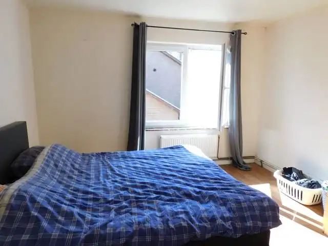 Instapklare woning met garage en tuin foto 8