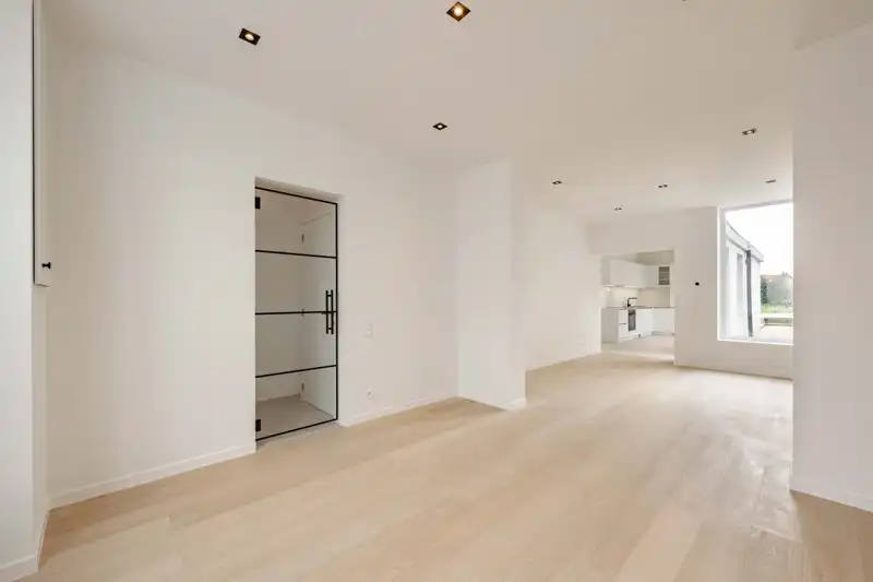 ✨Halfopen, volledig gerenoveerde gezinswoning met 3 slaapkamers TE KOOP in Rekkem! foto 5