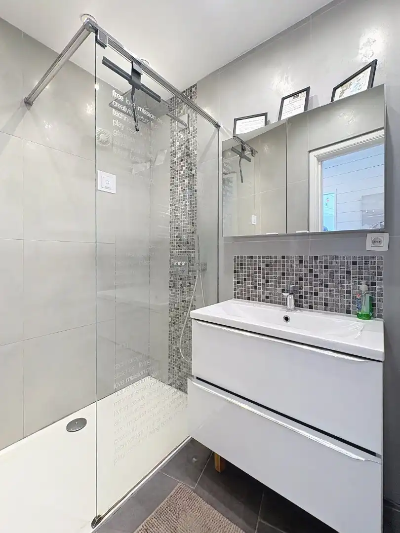 Stijlvol vernieuwd hoekappartement op de 6e verdieping met fenomenaal zeezicht foto 8