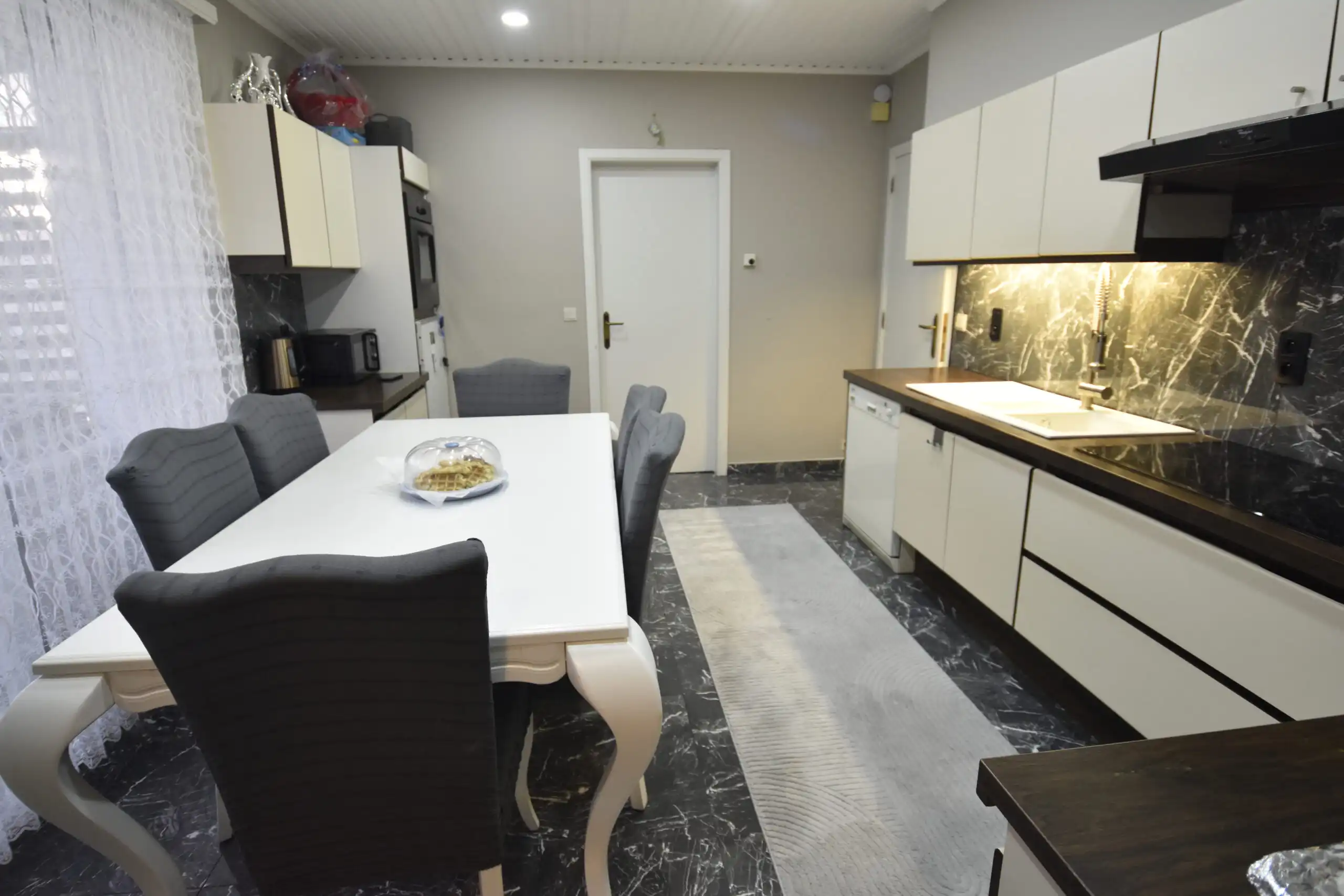 Ruime gezinswoning met een prachtige tuin in Nieuwkerken-Waas foto 15