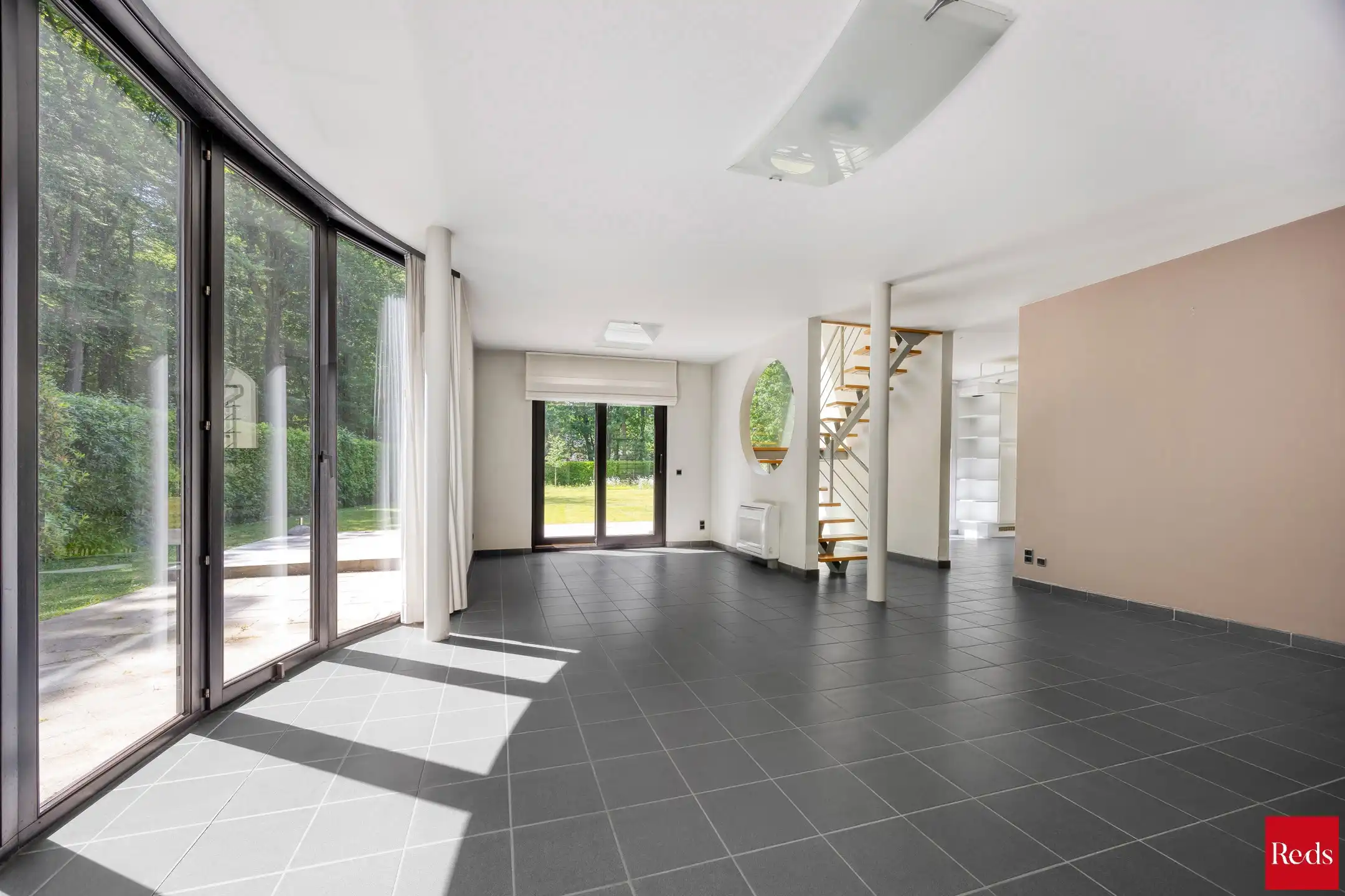 Villa met zwembad omringd door natuur en maximale privacy foto 7