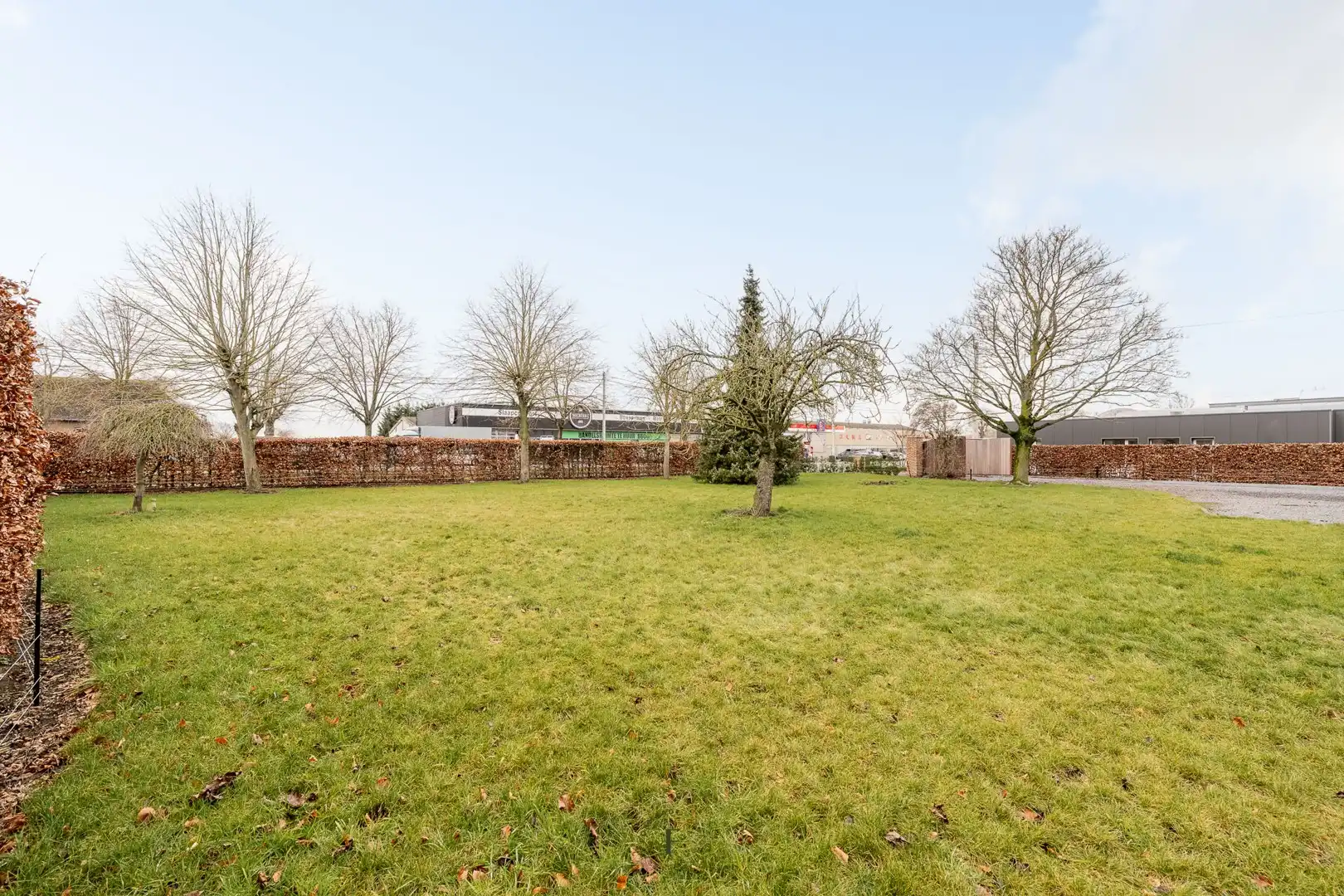 Strategisch gelegen woning met vernieuwde loods op toplocatie in Hooglede foto 17