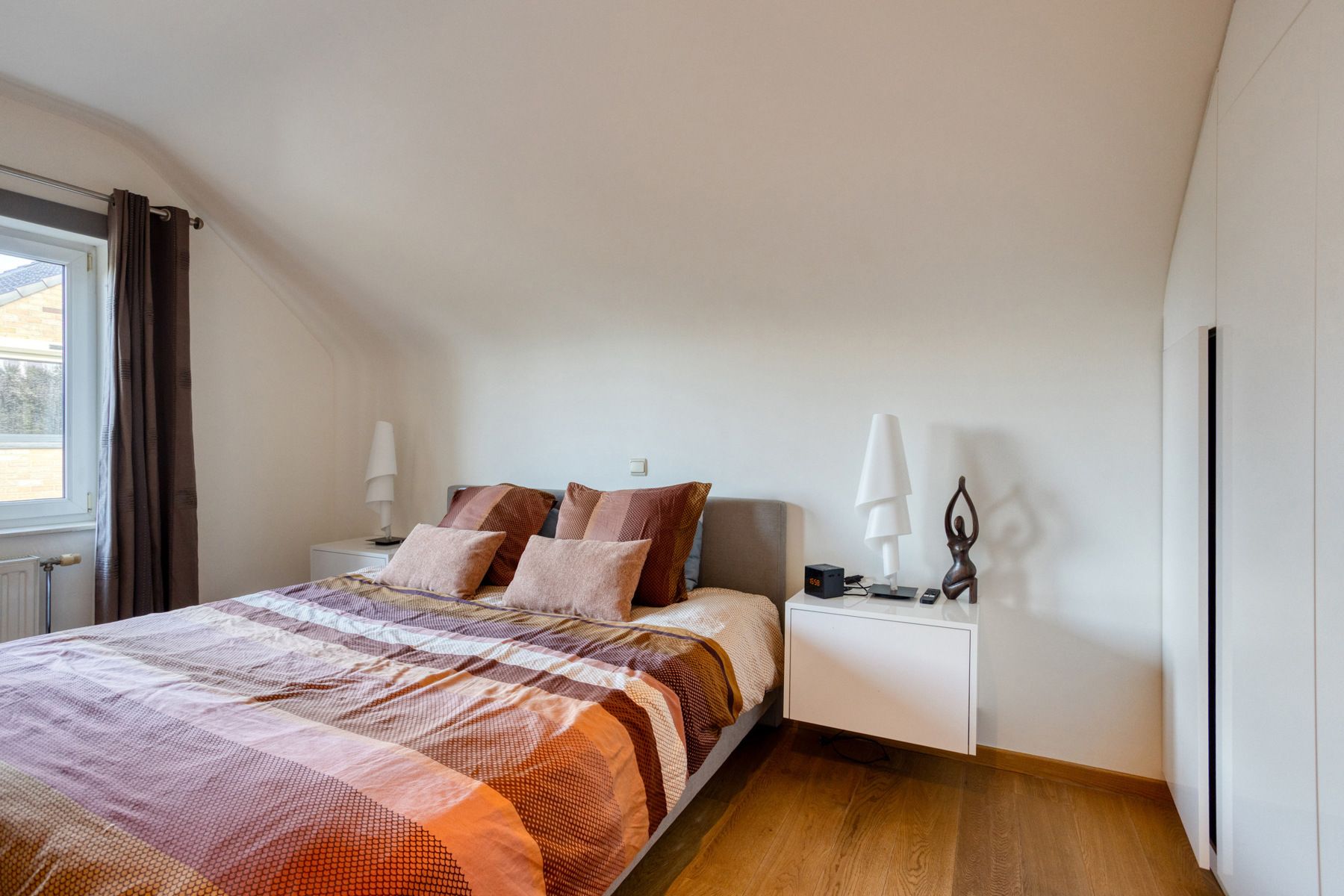 Landelijk gelegen ruime villa op 11a foto 15