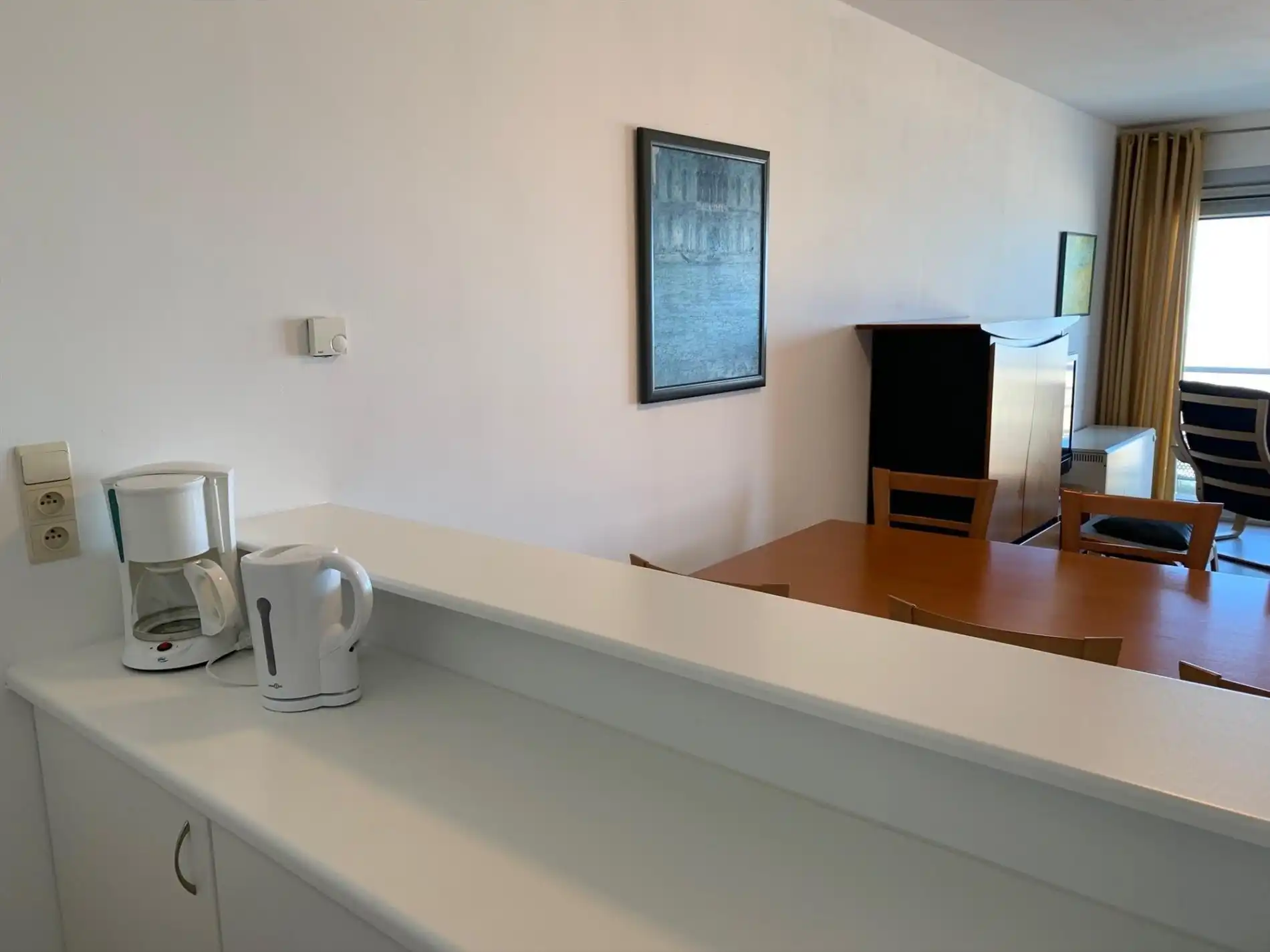 Gemeubeld appartement met twee slaapkamers - frontaal zeezicht foto 8