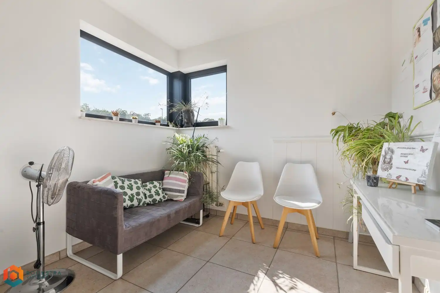 Ruime woning met bureel/polyvalente ruimte voor vrij beroep op 893 m² te Boortmeerbeek foto 3