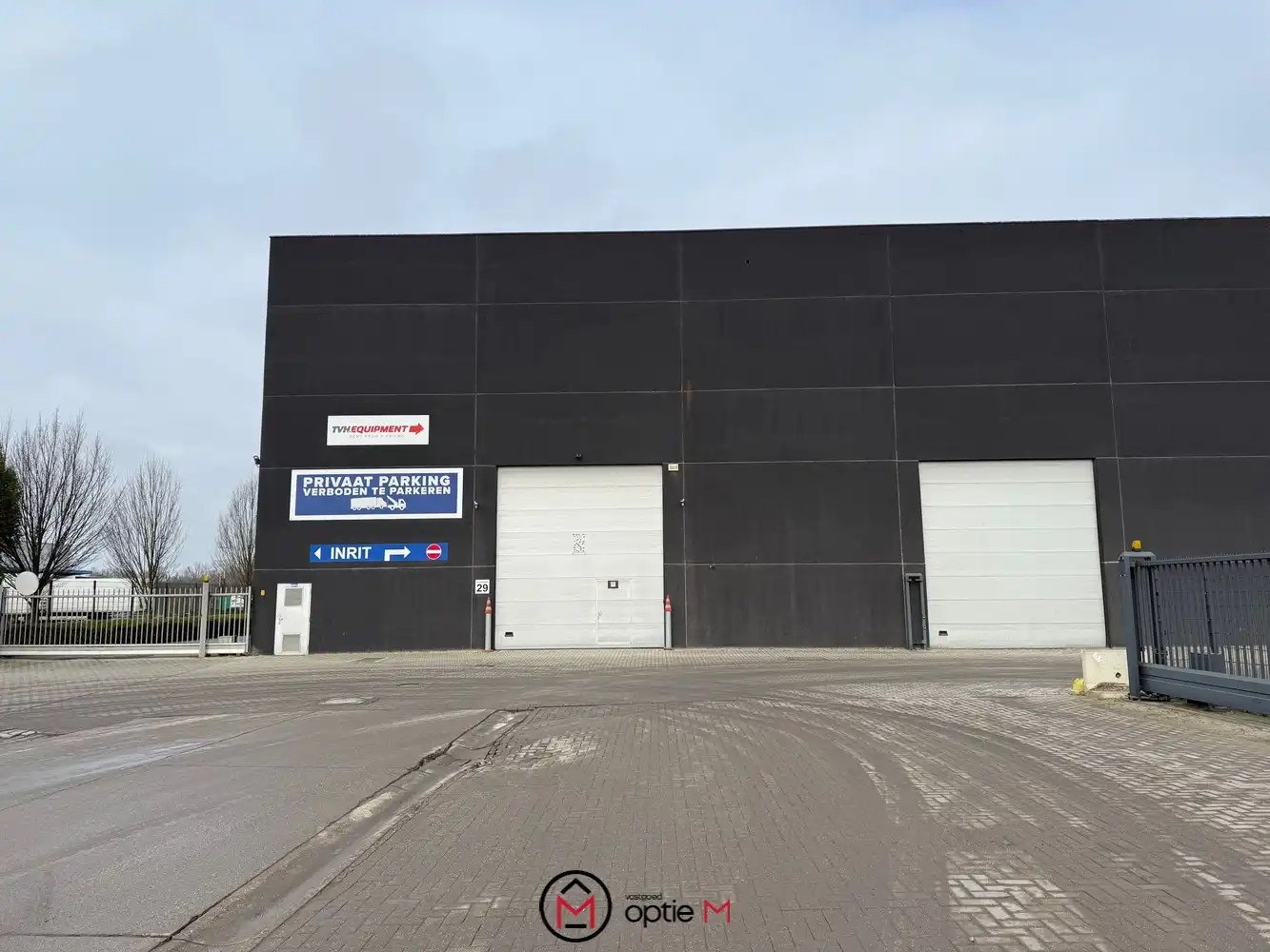 GOED GELEGEN MAGAZIJN MET SANITAIR EN BUREEL foto 16