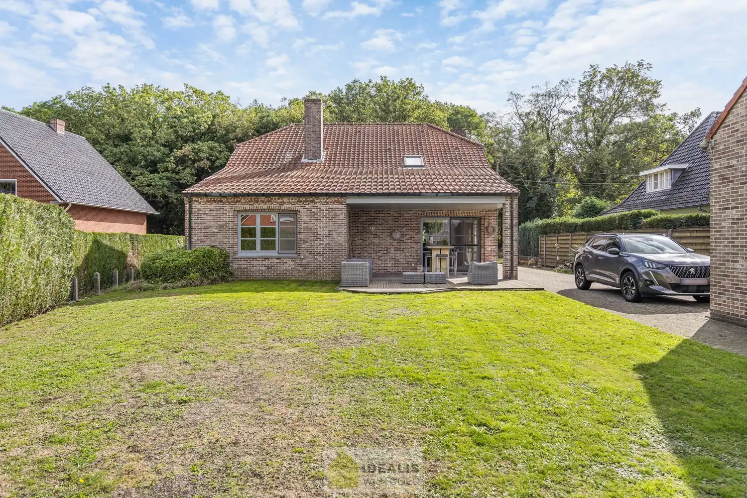 IDEALIS VASTGOED – INSTAPKLARE EENGEZINSWONING MET 4 SLAAPKAMERS EN EEN BEWOONBARE OPPERVLAKTE VAN +- 195M² OP EEN PERCEEL VAN +- 9A 20CA IN KLEINE-BROGEL (PEER). De woning is gelegen vlak bij de dorpskern van het gezellige kleine-Brogel en op enkele minuten verwijderd van de centra van Peer, Kaulille, Bocholt en Pelt. Ideaal voor zij die op zoek zijn naar een ruime instapklare woning met 4 slaapkamers!! foto 28