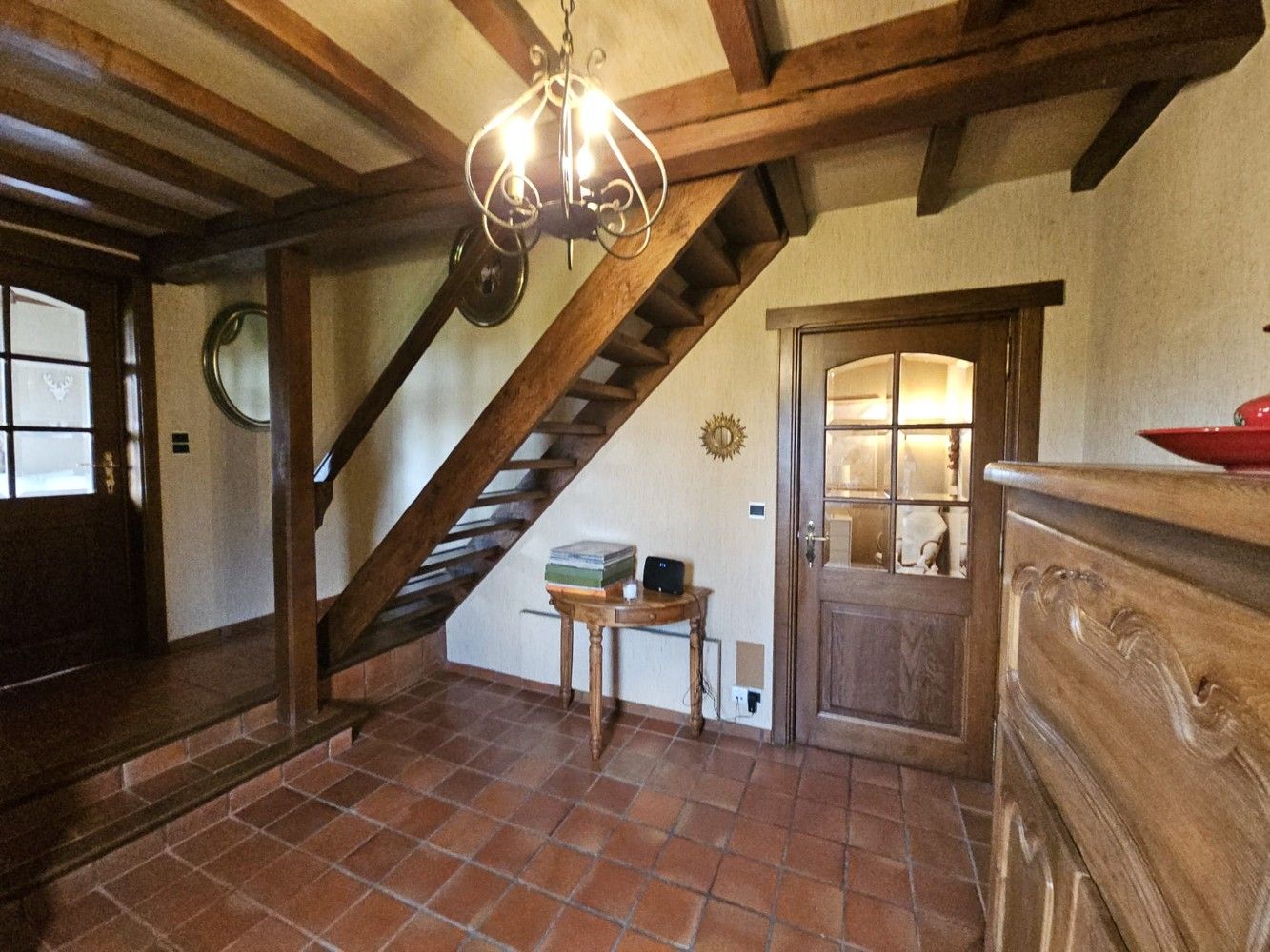 Karaktervol landhuis met bijgebouw op mooi, breed perceel met een opp. van 30a32ca foto 16
