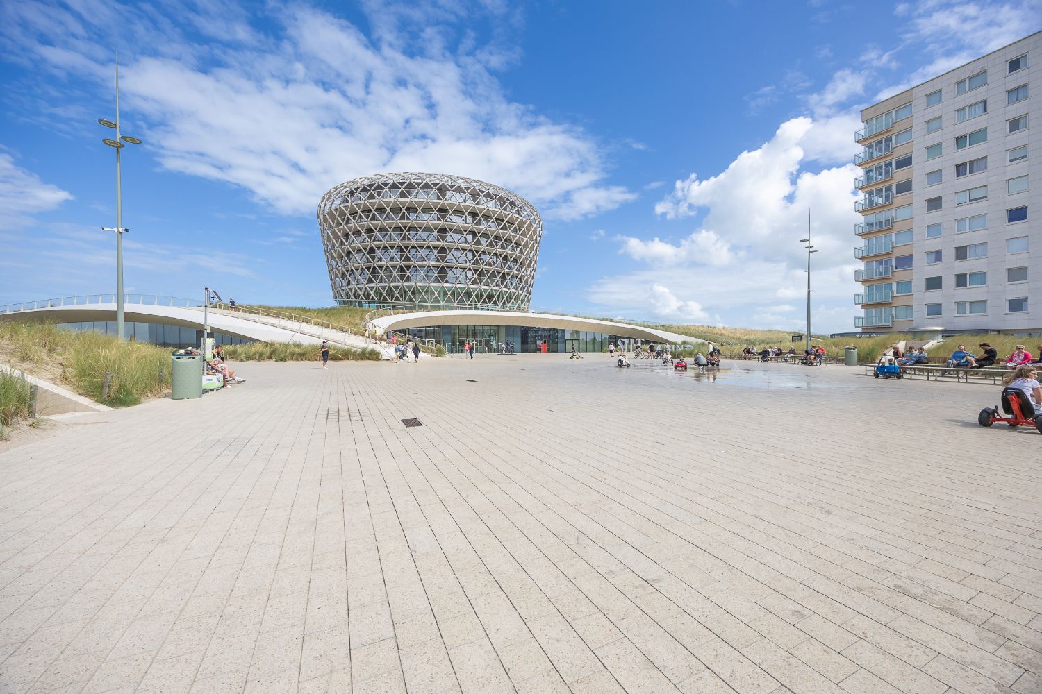 Uniek appartement met frontaal zicht op het casinoplein (met zeezicht!) foto 25