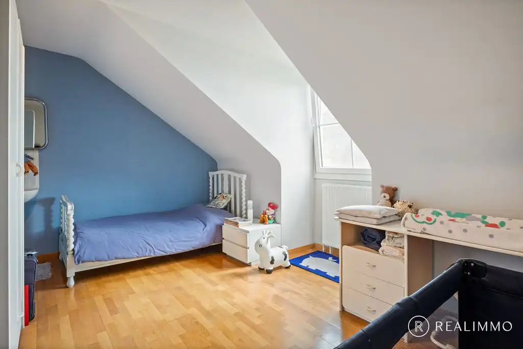 Ruime alleenstaande woning met prachtige tuin in Kooigem foto 13