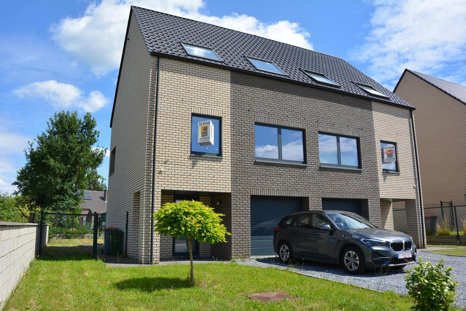 Woning met 3 slaapkamers en inpandige garage foto 2