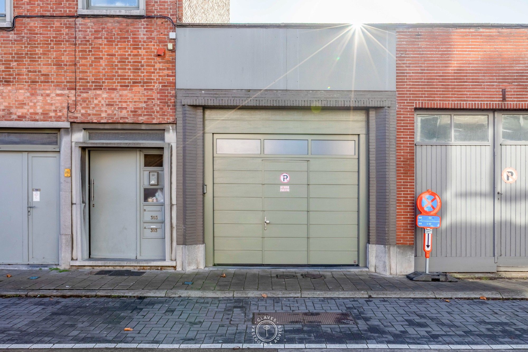 Art-deco woning met handelsruimte en garage foto 24