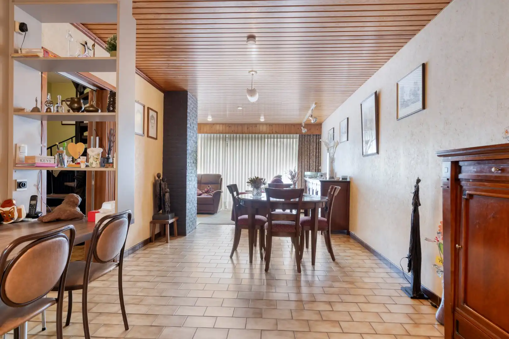 Goed onderhouden woning met 4 SLPKS op perceel van 5a62ca in Mol - Achterbos. foto 3