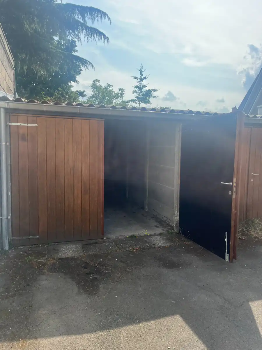 Afgesloten garages te koop foto 7
