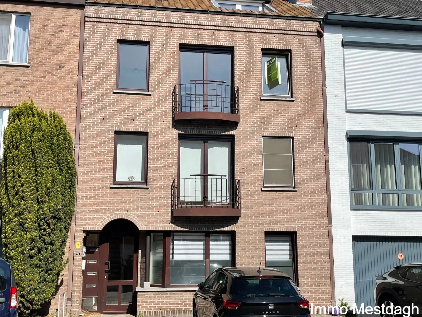 Stijlvol & Energiezuinig Appartement met Parking – Net buiten de Kleine Ring foto {{pictureIndex}}