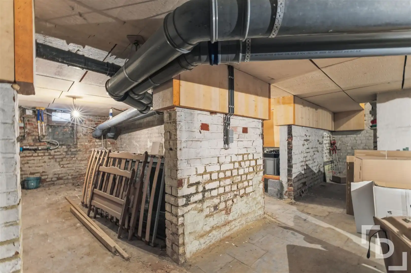 Gerenoveerde woning met huislift op toplocatie in Ieper. foto 25