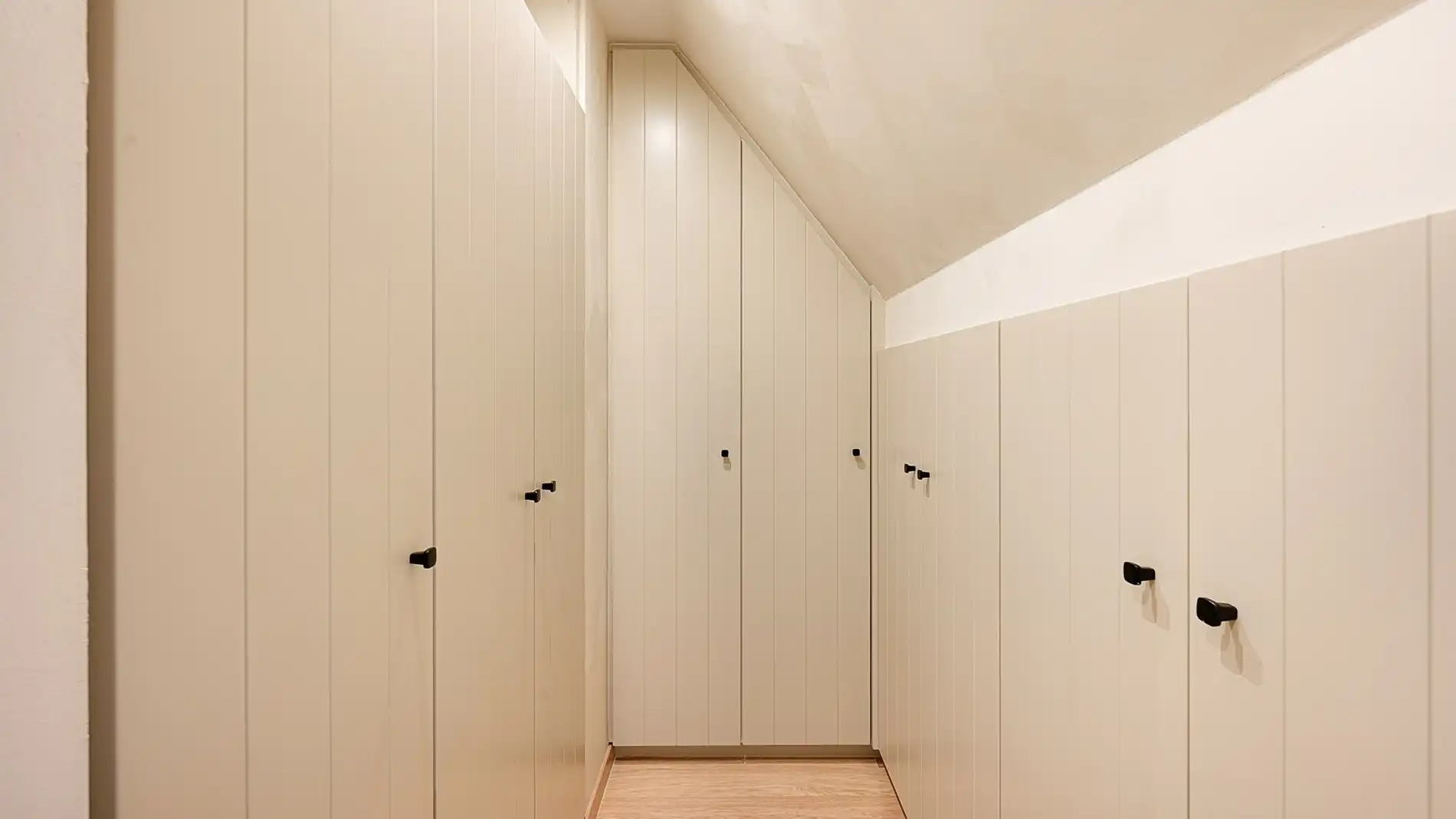 Vijf slaapkamers, groot volume in een alleenstaande villa te Knokke foto 18